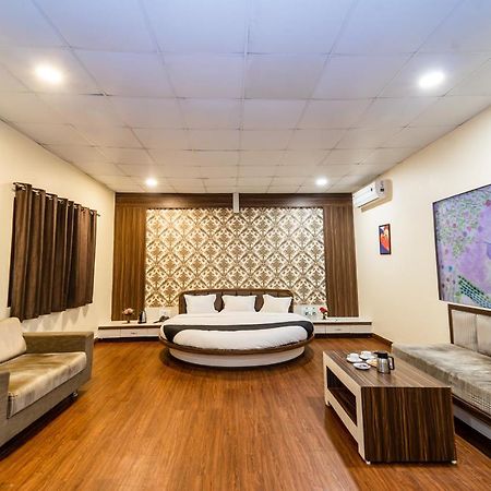 Narmada Hills Resort Godarpura Buitenkant foto