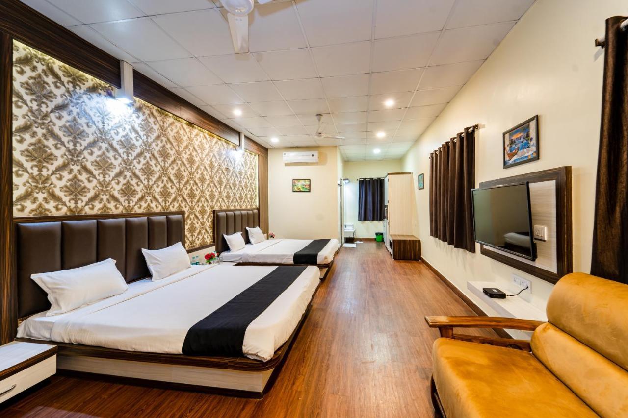 Narmada Hills Resort Godarpura Buitenkant foto