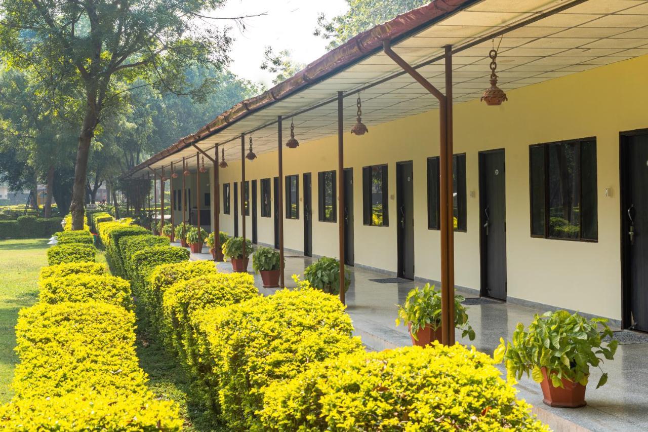 Narmada Hills Resort Godarpura Buitenkant foto
