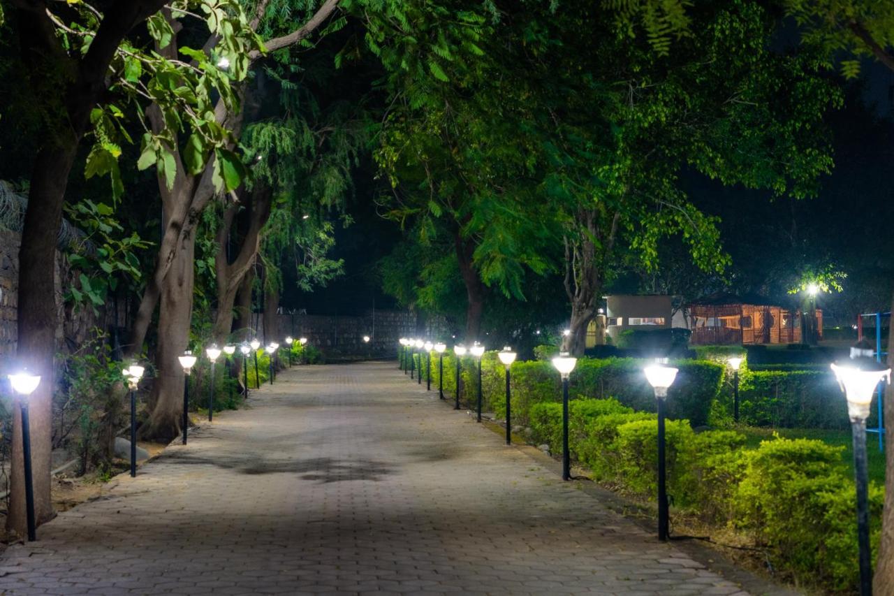 Narmada Hills Resort Godarpura Buitenkant foto