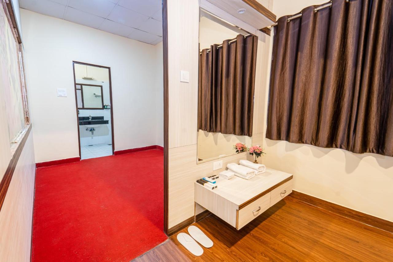 Narmada Hills Resort Godarpura Buitenkant foto