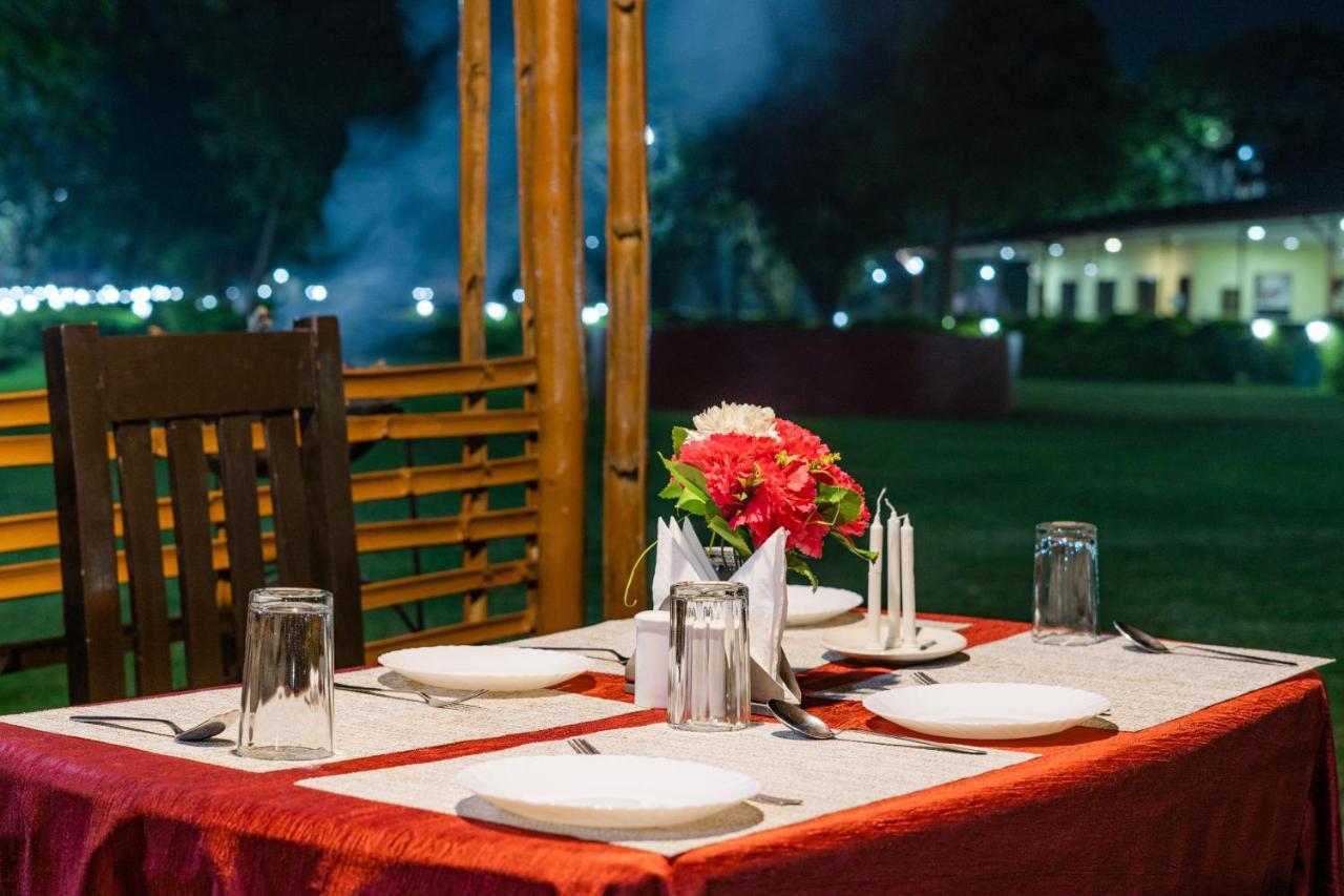 Narmada Hills Resort Godarpura Buitenkant foto