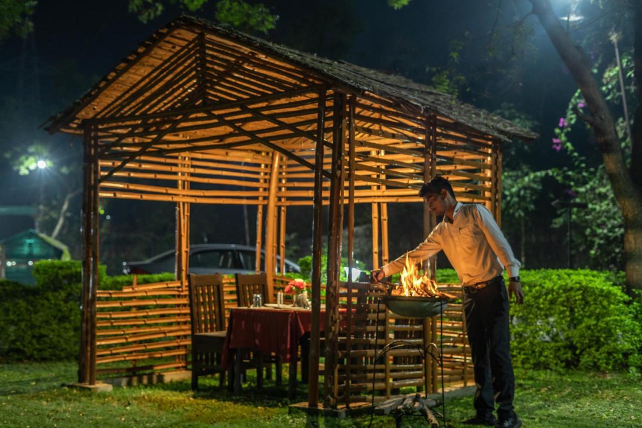 Narmada Hills Resort Godarpura Buitenkant foto